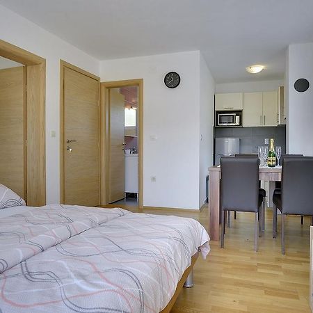 Apartments Kralj 梅杜林 外观 照片