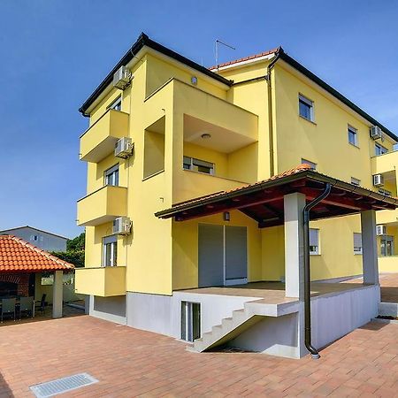 Apartments Kralj 梅杜林 外观 照片