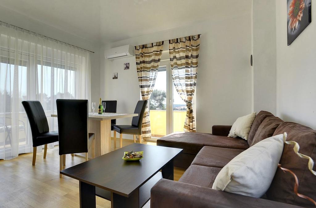 Apartments Kralj 梅杜林 外观 照片