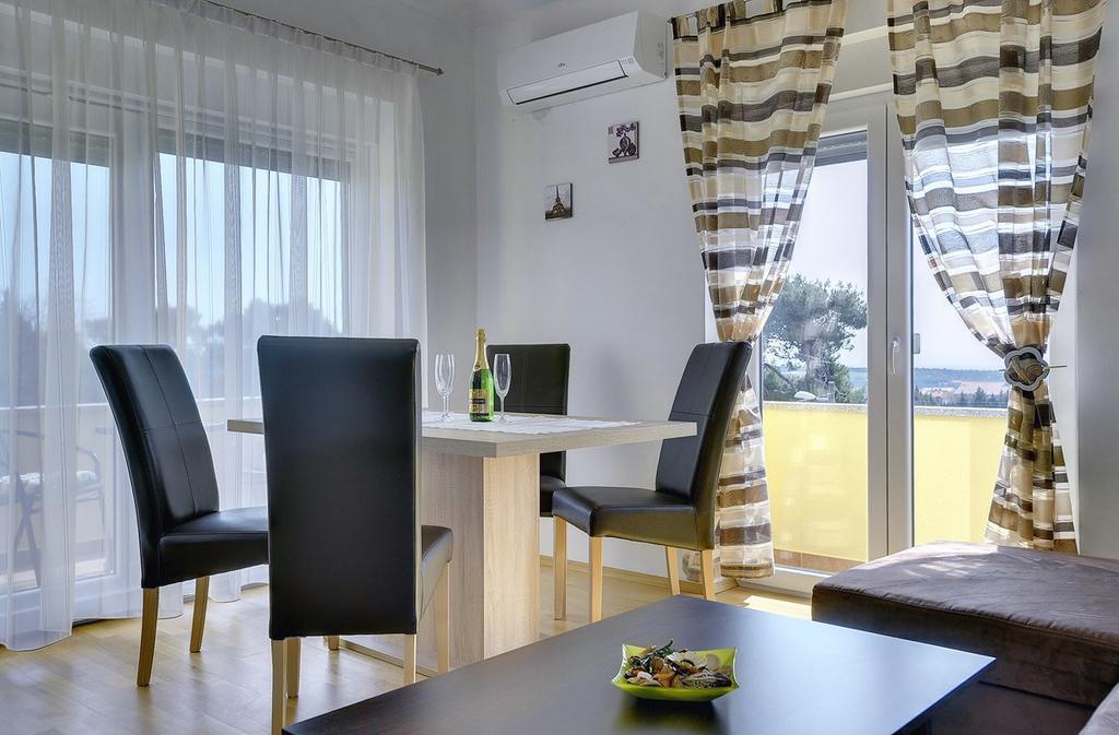 Apartments Kralj 梅杜林 外观 照片