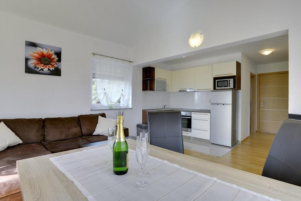 Apartments Kralj 梅杜林 外观 照片