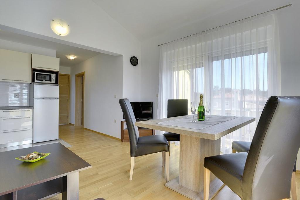Apartments Kralj 梅杜林 外观 照片