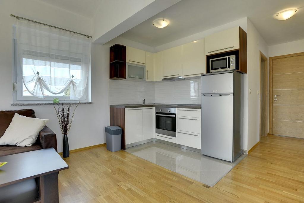 Apartments Kralj 梅杜林 外观 照片
