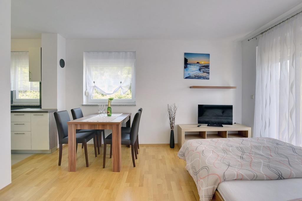 Apartments Kralj 梅杜林 外观 照片
