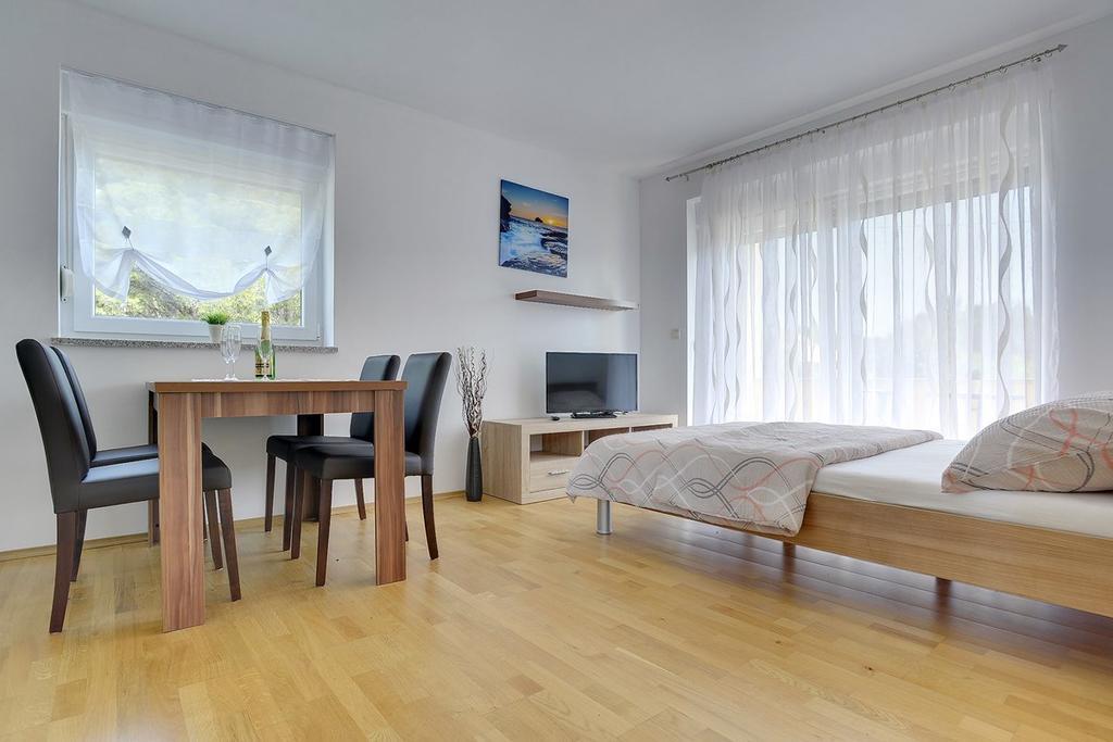 Apartments Kralj 梅杜林 外观 照片
