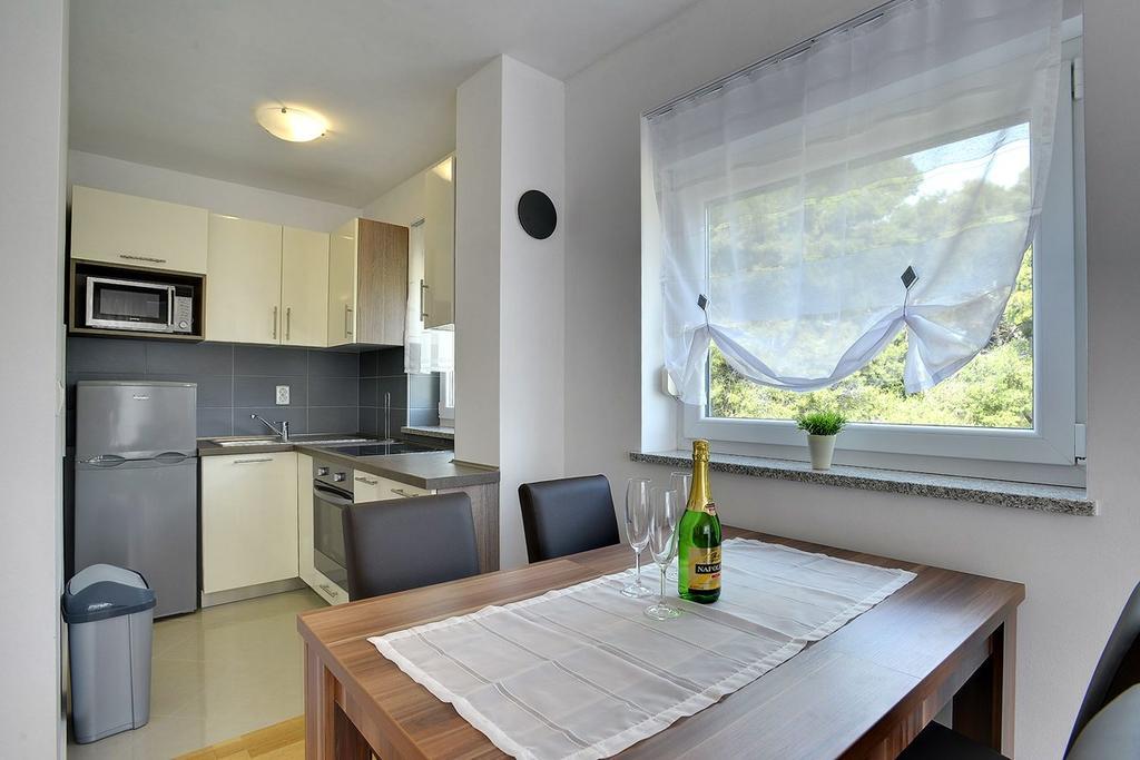 Apartments Kralj 梅杜林 外观 照片