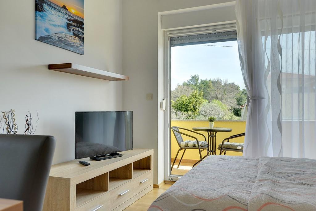 Apartments Kralj 梅杜林 外观 照片