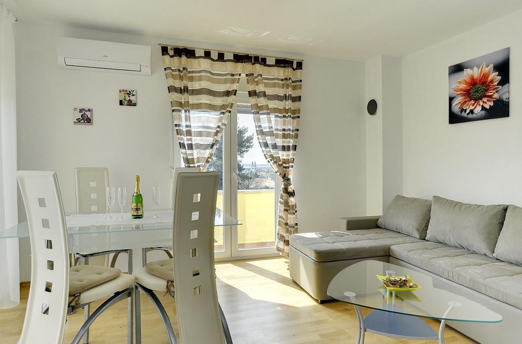 Apartments Kralj 梅杜林 外观 照片