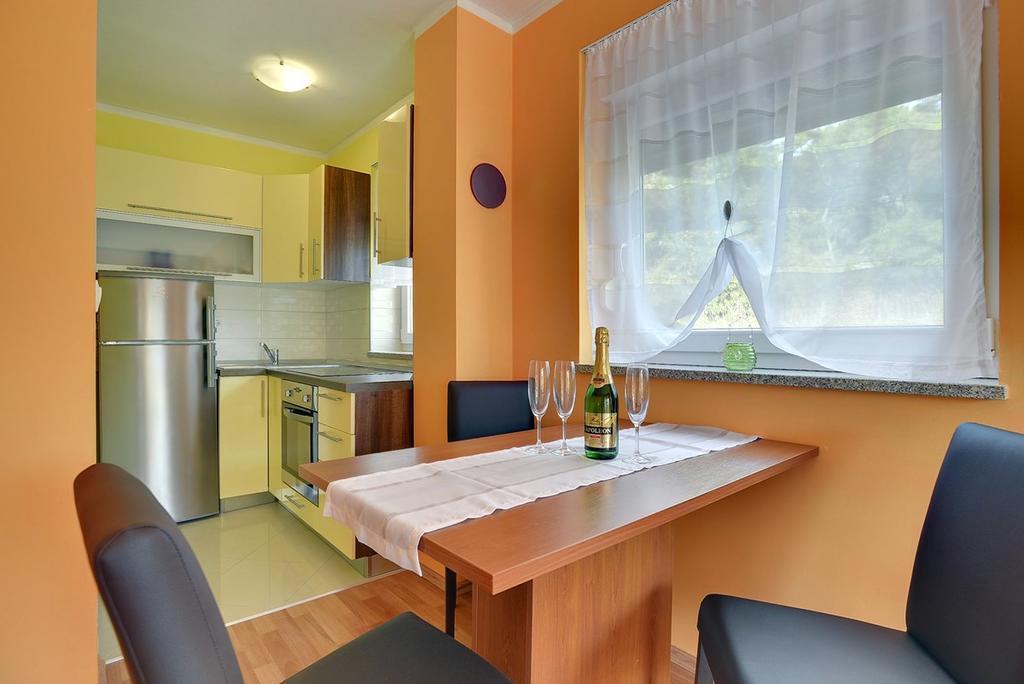 Apartments Kralj 梅杜林 外观 照片