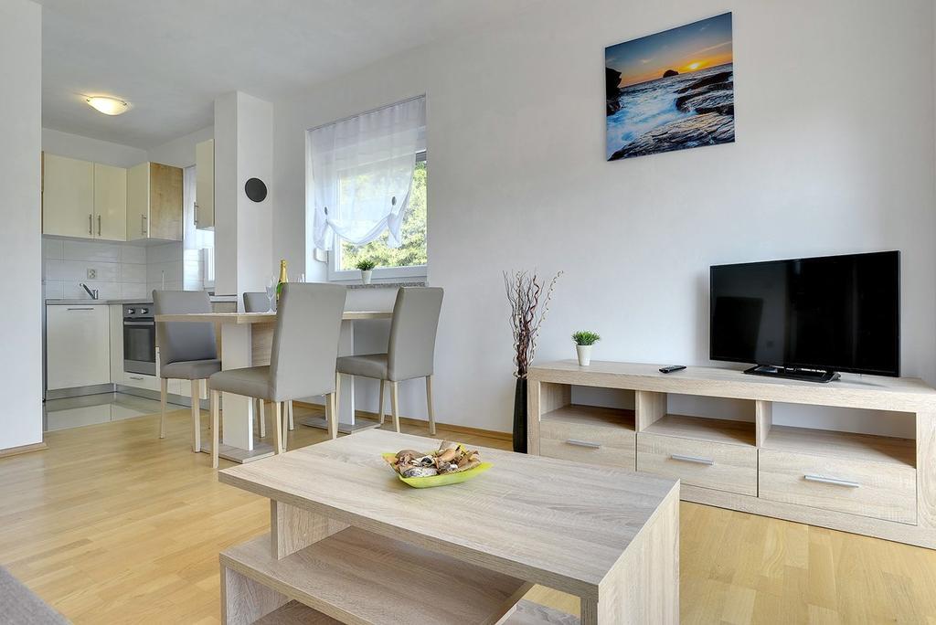 Apartments Kralj 梅杜林 外观 照片