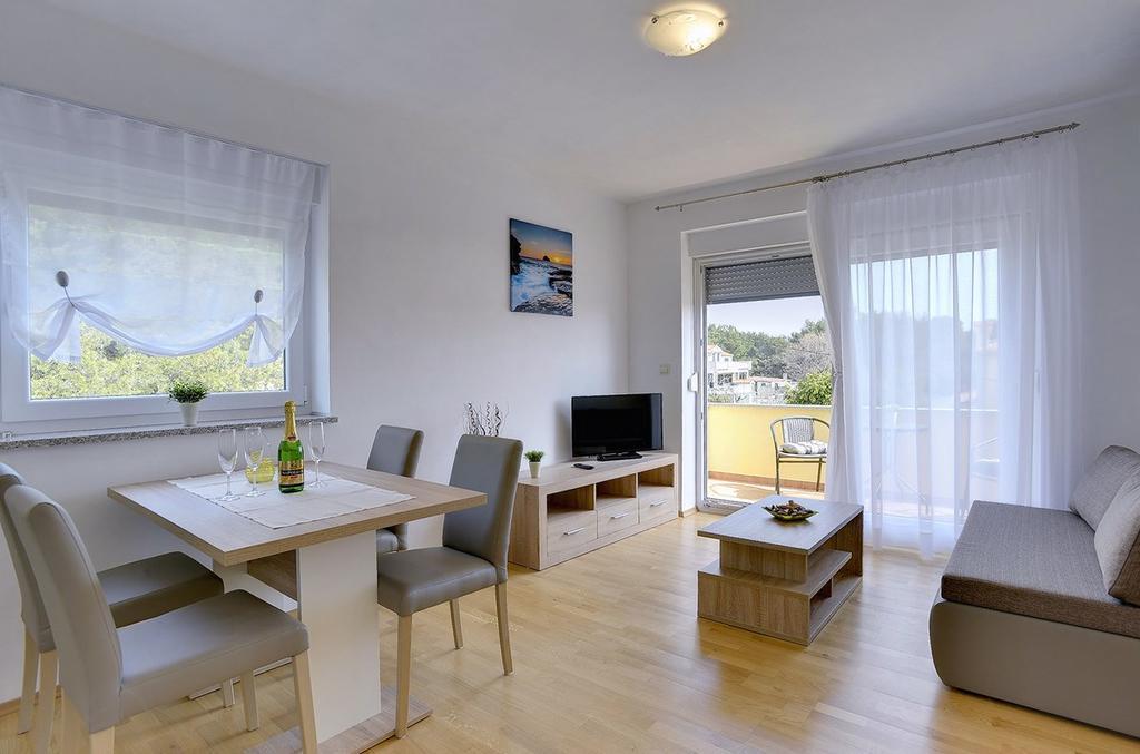 Apartments Kralj 梅杜林 外观 照片