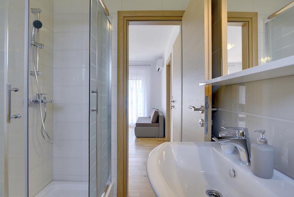 Apartments Kralj 梅杜林 外观 照片