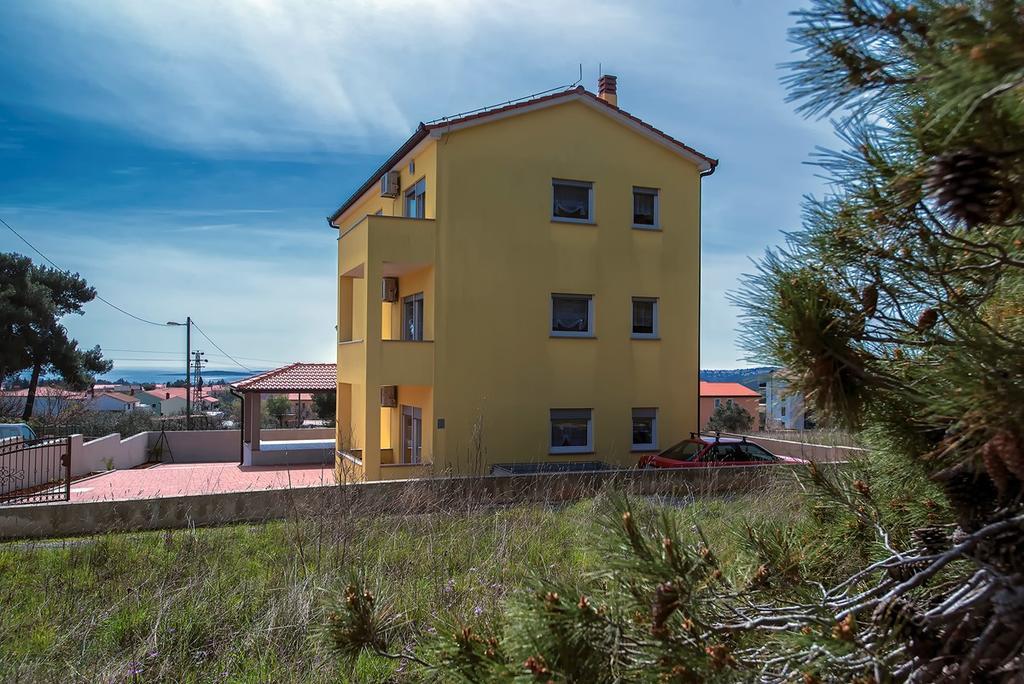 Apartments Kralj 梅杜林 外观 照片